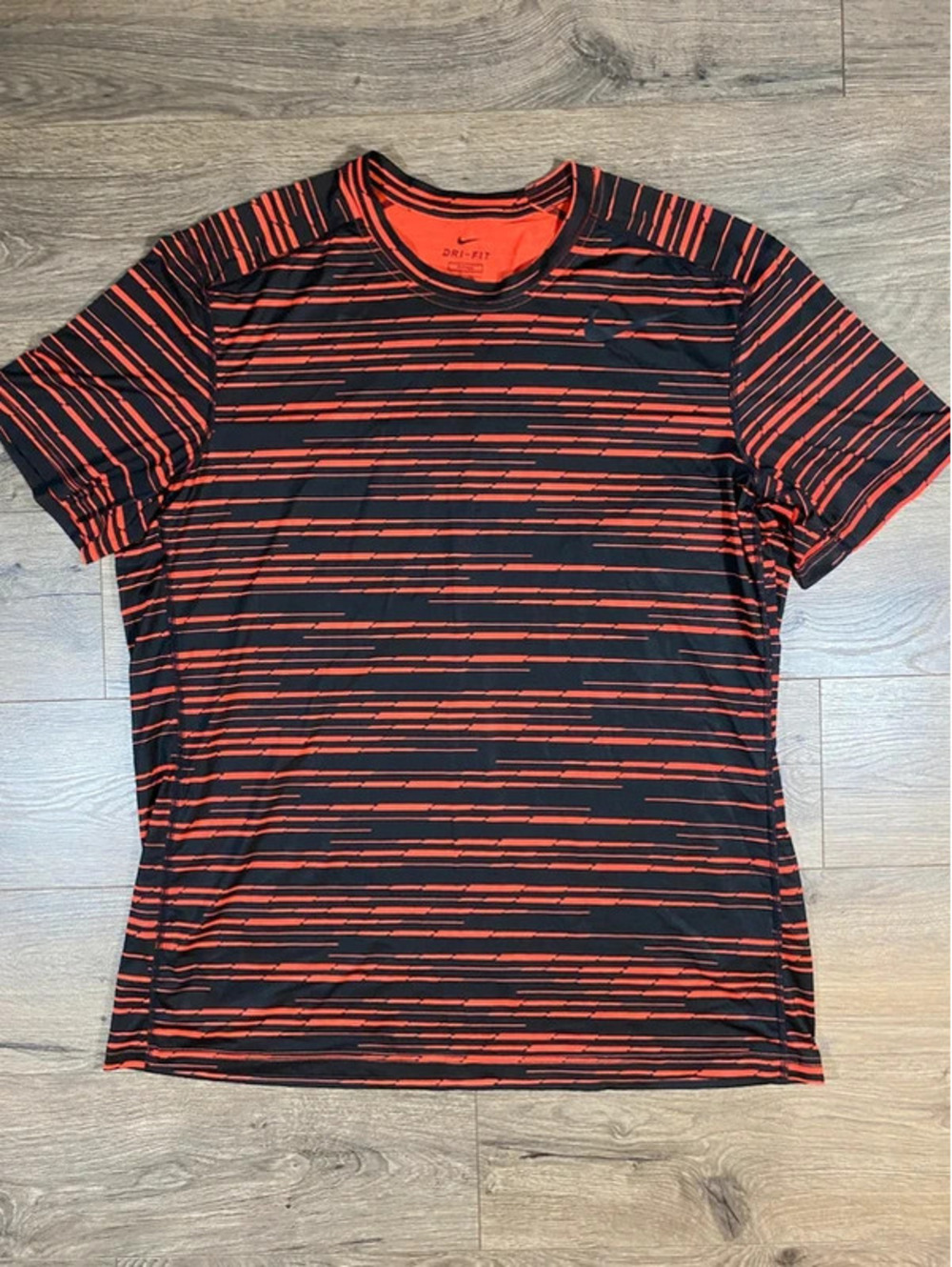Nike Dri-FIT Fitted Men's XL Black Orange Striped Running Shirt 848081-852